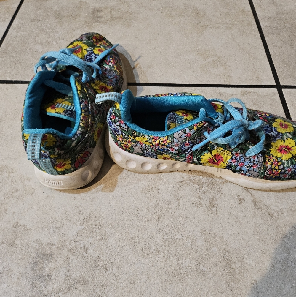 Shoes - Picture 2 of 2